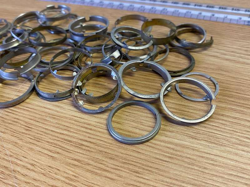 Watch movement retaining rings - 40 to 50 pieces - lot 2