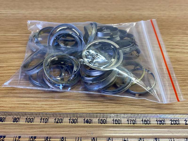 Watch movement retaining rings - 40 to 50 pieces - lot 2