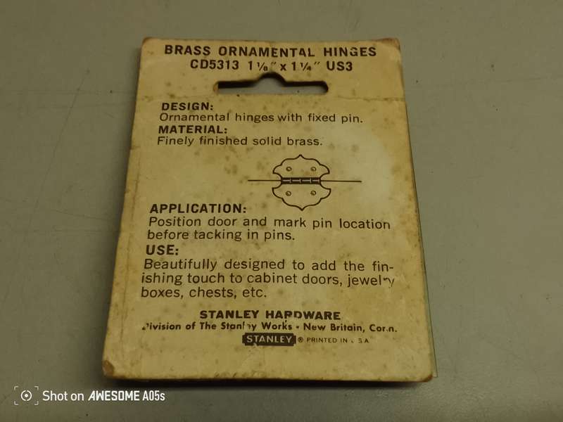 Small brass hinges - 20mm