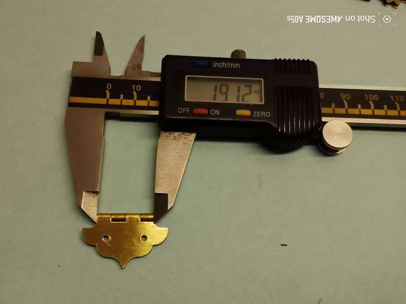 Small brass hinges - 20mm