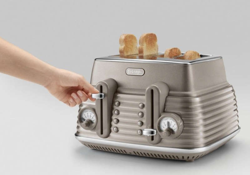 Delonghi - Scultura Selections 4 Slice Toaster