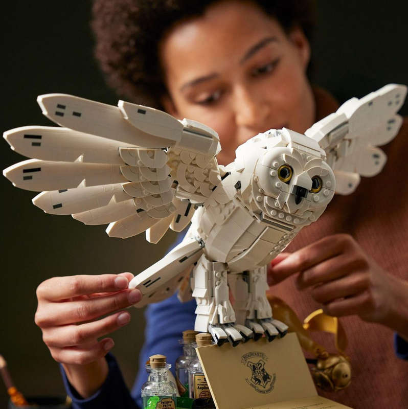 LEGO® Harry Potter Hogwarts Icons - Collectors' Edition 76391 (3,010 Pieces)