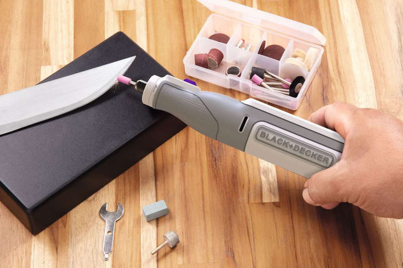 BLACK+DECKER 27Wh Gen 9.5 Cordless Pet Dustbuster Hand Vacuum & 7.2V Cordless Rotary Pet tool Bundle