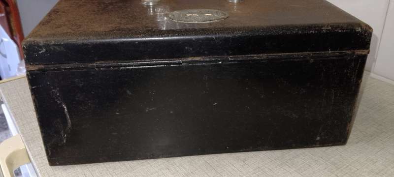 A VINTAGE HIGH CLASS ALL STEEL HAND SAFE 36x24x16 NO KEY