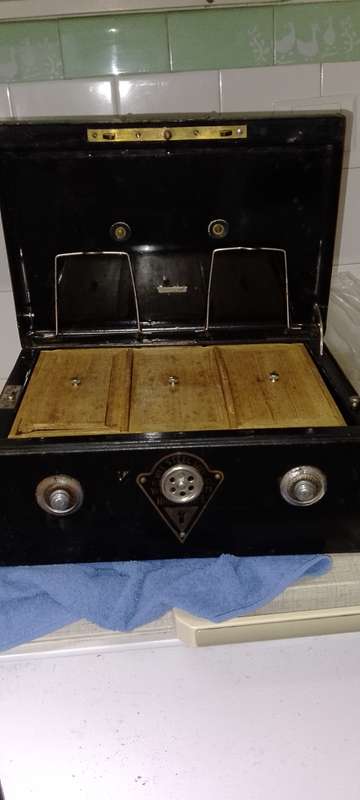 A VINTAGE HIGH CLASS ALL STEEL HAND SAFE 36x24x16 NO KEY