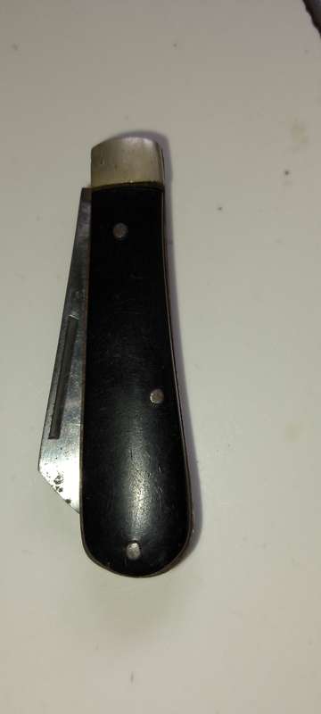 An ANTIQUE RODGERS AND SHEFFIELD COLLAPSABLE PENKNIFE / POCKET KNIFE.