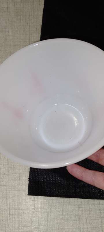 A PAIR OF VINTAGE MILK GLASS MIXING BOWLS -OP 14 X 9 BASE 7CM