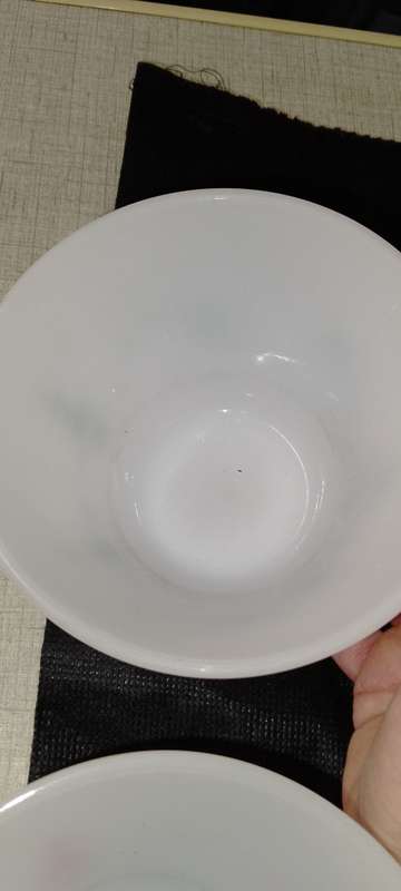 A PAIR OF VINTAGE MILK GLASS MIXING BOWLS -OP 14 X 9 BASE 7CM