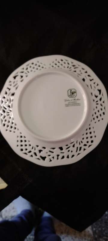 *#A VINTAGE GALLO LEONARDO PORCELAIN PIERCED LATTICED CAKE PLATE 19cm across