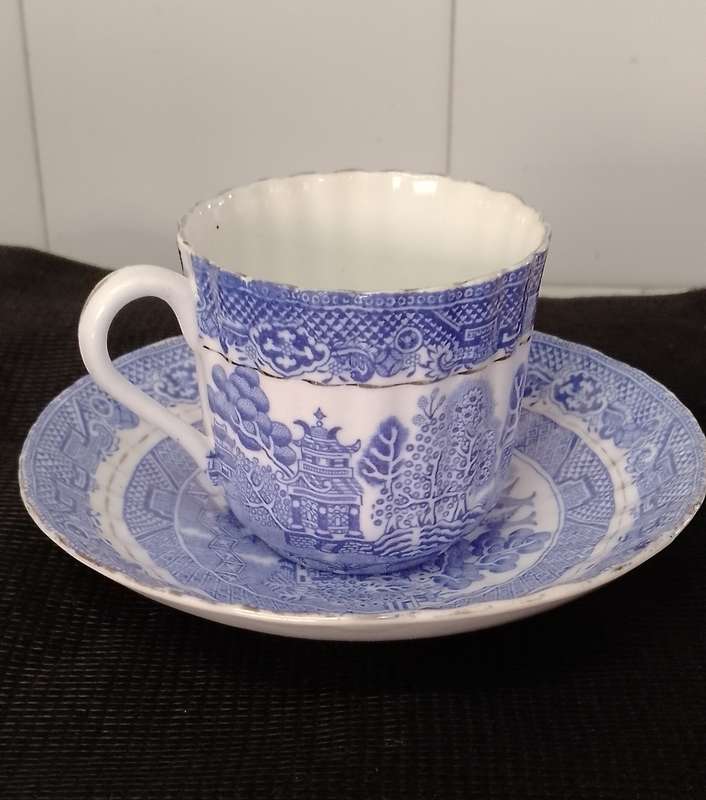 A VINTAGE BLAIRS  PORCELAIN COFFEE DEMITASSE DUO
