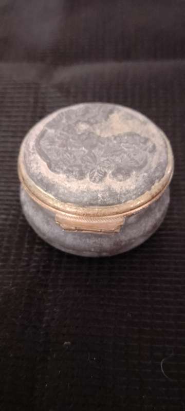 A VINTAGE. ROYAL SELANGOR PEWTER 4 x 3cm