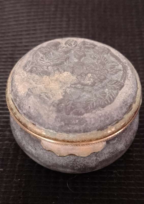 A VINTAGE. ROYAL SELANGOR PEWTER 4 x 3cm