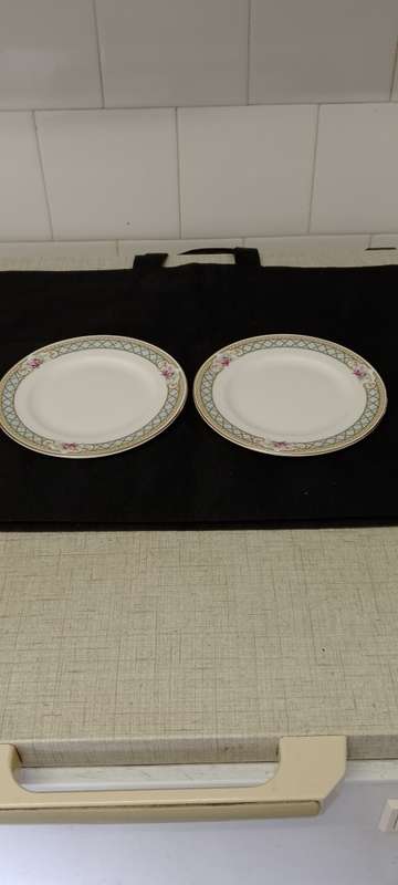 *#2x VINTAGE PARAGON BURFORD CAKE/SIDE PLATES