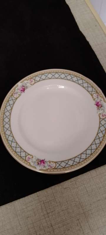 *#2x VINTAGE PARAGON BURFORD CAKE/SIDE PLATES