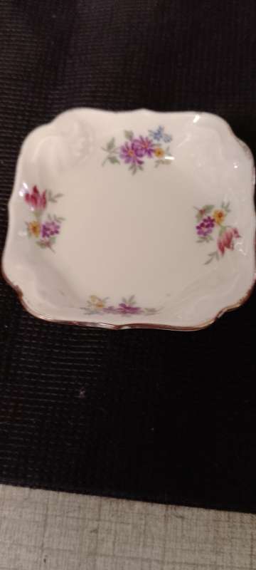 A PAIR OF PORCELAIN ALKA BAVARIAN TRINKET PLATES 7.5 x 7.5cm No. 703