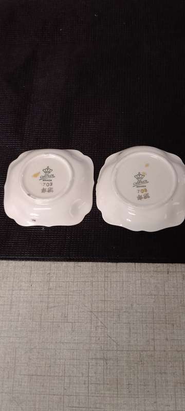 A PAIR OF PORCELAIN ALKA BAVARIAN TRINKET PLATES 7.5 x 7.5cm No. 703