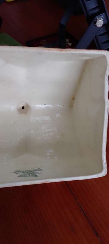 (atRr) VINTAGE - 1930s  BESWICK ENGLISH COTTAGE -  CHEESE / BUTTER DISH -base17x20cm height17cm