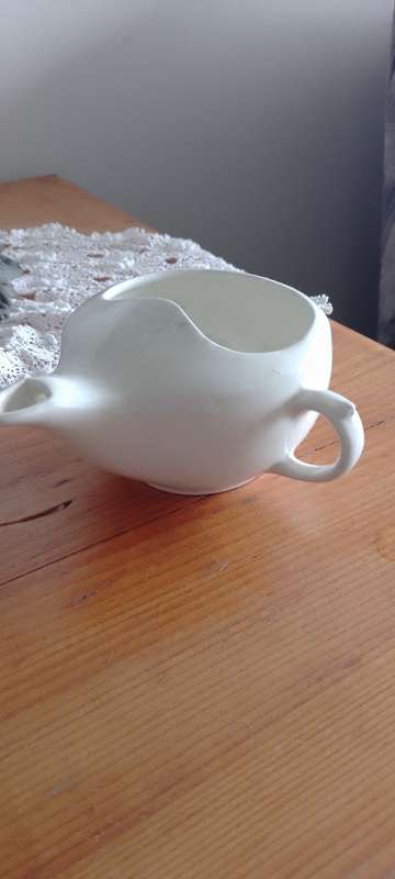 *A VINTAGE BURLEIGH WARE NETTI POTTI (NOSE RINSING)