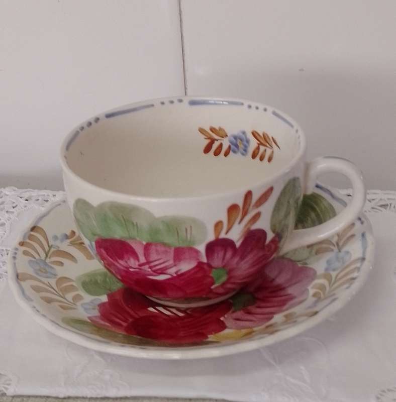 A GORGEOUS VINTAGE BELLE FORE COFFEE/ TEA DUO CUP & SAUCER