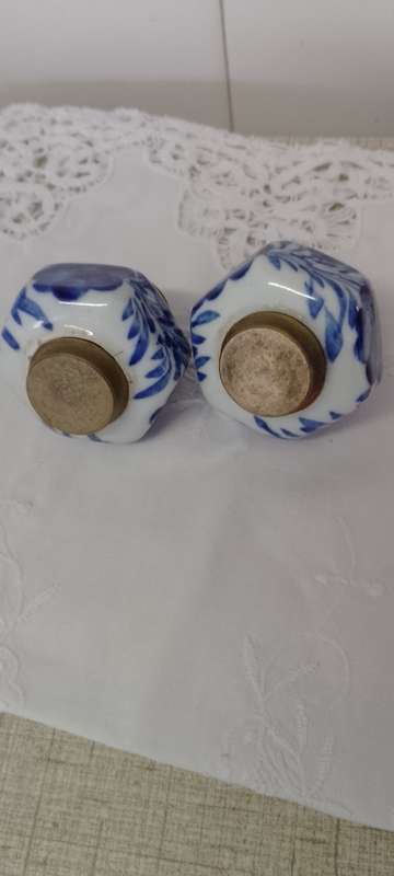 VINTAGE METAL &  CERAMIC SALT & PEPPER SHAKERS  Blue/white