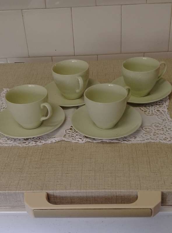 4x Johnson Bros cup and saucer sets - green cloud,