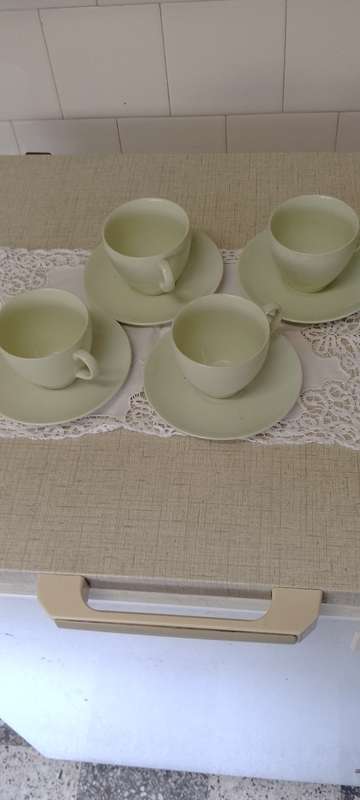4x Johnson Bros cup and saucer sets - green cloud,