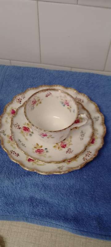 A Gorgeous vintage floral trio. Cup,saucer& side plate.  Imperial China
