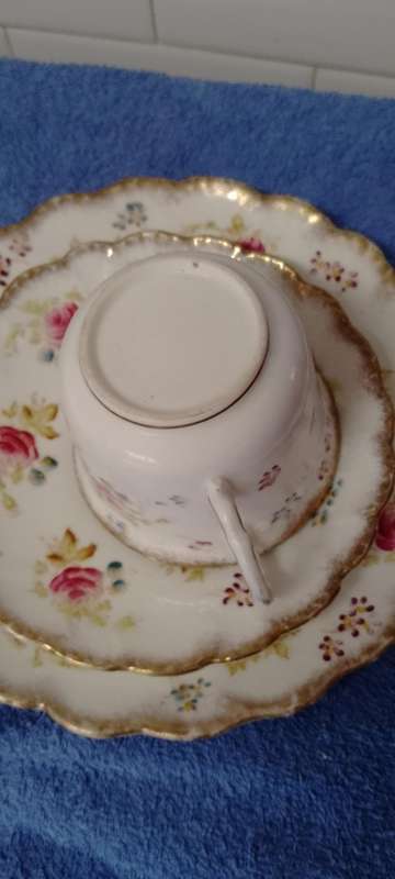 A Gorgeous vintage floral trio. Cup,saucer& side plate.  Imperial China