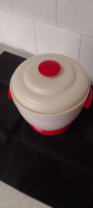 A Vintage Retro Thermos Ice Bucket model 931