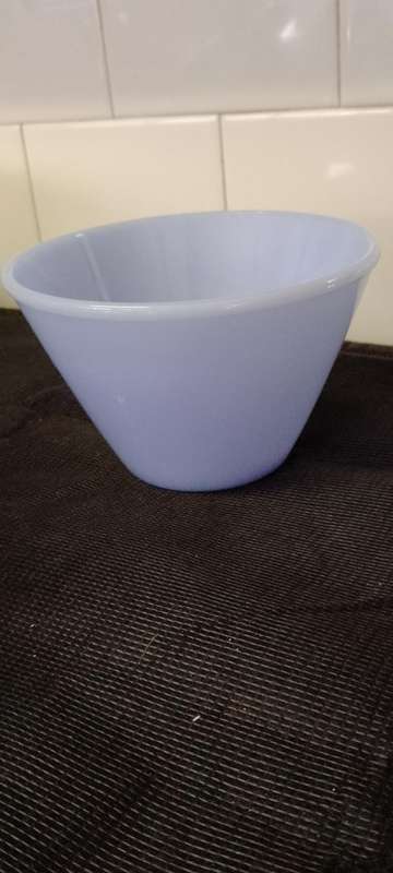 A Vintage mauve/blue milkglass mixing bowl