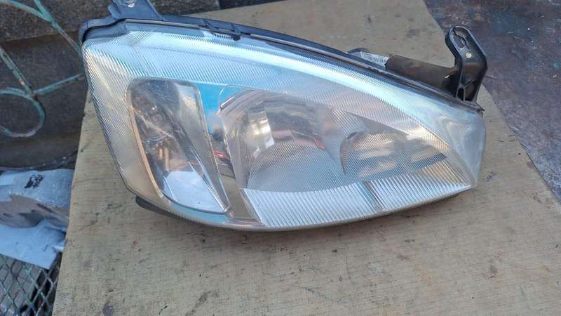 Opel Corsa Gamma (2002  2006) (Electric / Manual) Headlight / Headlamp (Both sides)