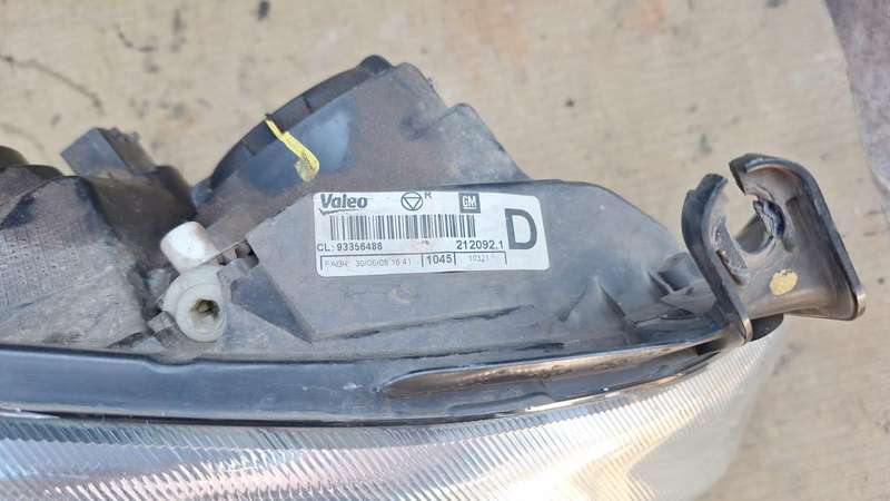 Opel Corsa Gamma (2002  2006) (Electric / Manual) Headlight / Headlamp (Both sides)
