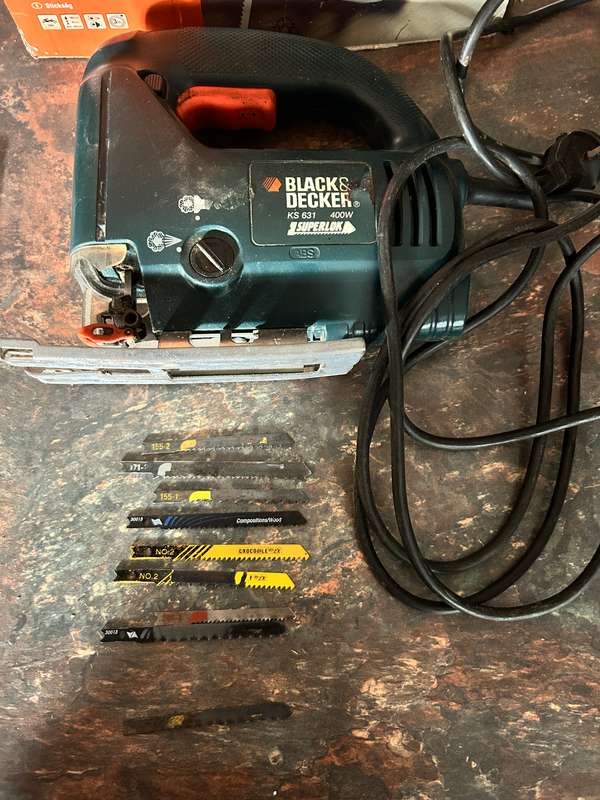 Black and Decker Jigsaw with blades