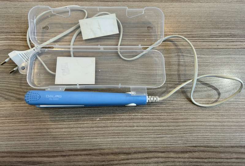 Generic Mini- Hair Straightener