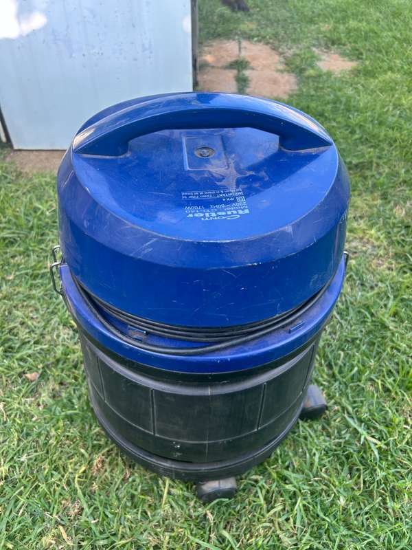 Conti 1700W Industrial Lite Vacuum Cleaner