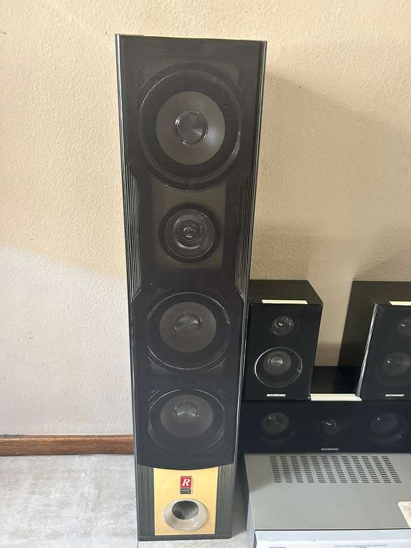 Rocksonic AV-3688 Digital Home Theatre amplifier system
