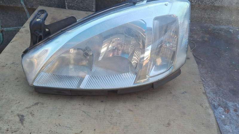 Opel Corsa Gamma (2002  2006) (Electric / Manual) Headlight / Headlamp (Both sides)