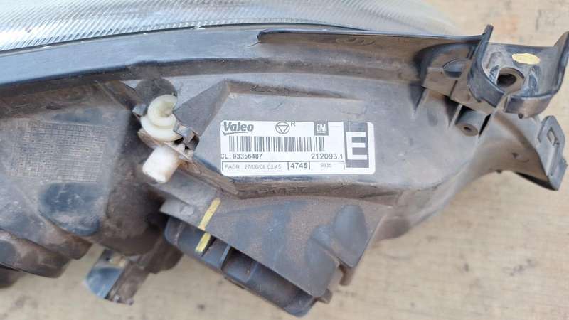 Opel Corsa Gamma (2002  2006) (Electric / Manual) Headlight / Headlamp (Both sides)