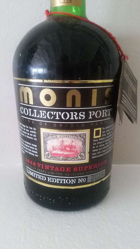 Collectors Pair - Monis Collectors Port, 1948 Vintage Superior and rare 1981 Muscat de Hambourg