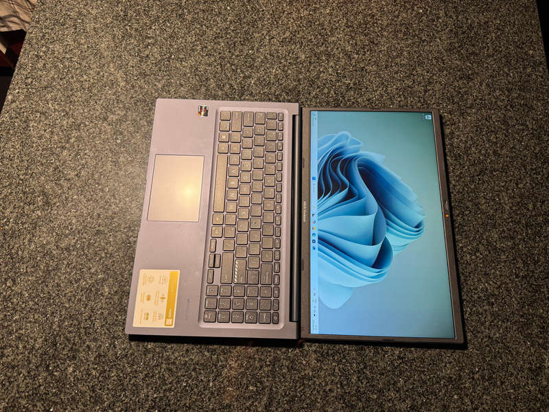 ASUS Vivobook 15