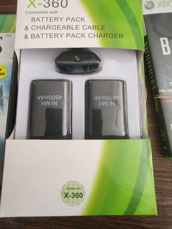 2x 360 rechargeable batteries with charging cord