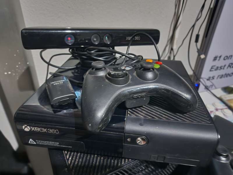 Xbox 360 Elite 500GB Bundle with Kinect