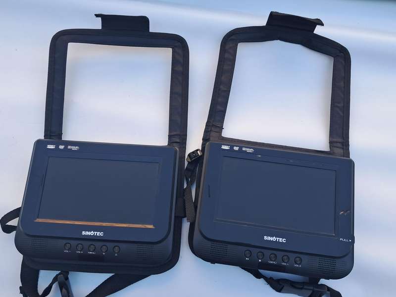 Dual Screen Portable DVD Player - Sinotec