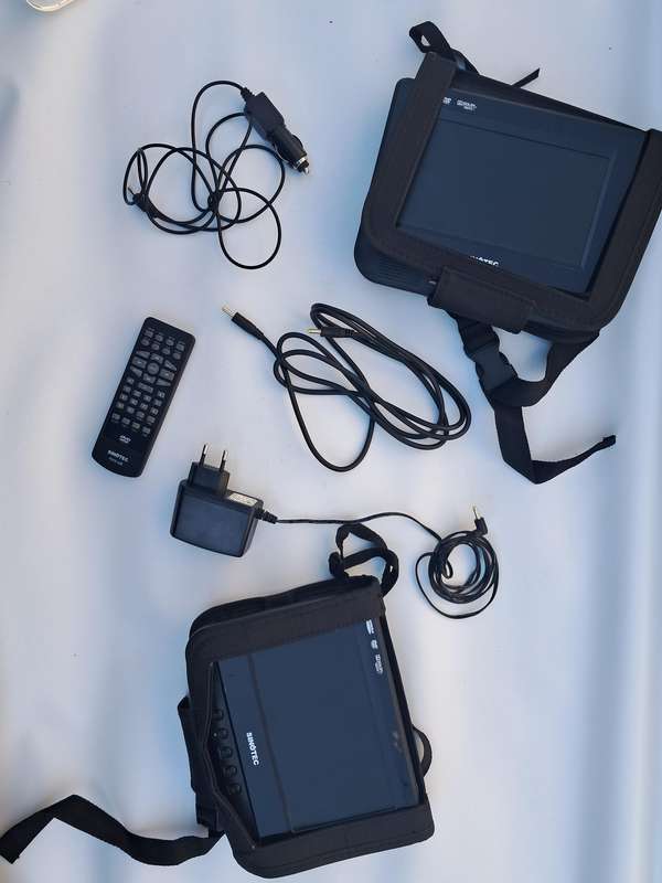 Dual Screen Portable DVD Player - Sinotec