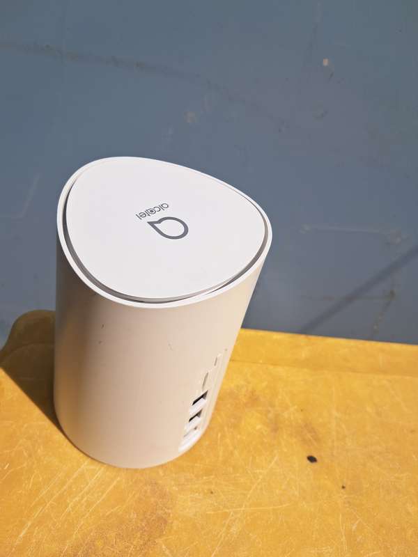 Alcatel HH72V1 Wi-fi router