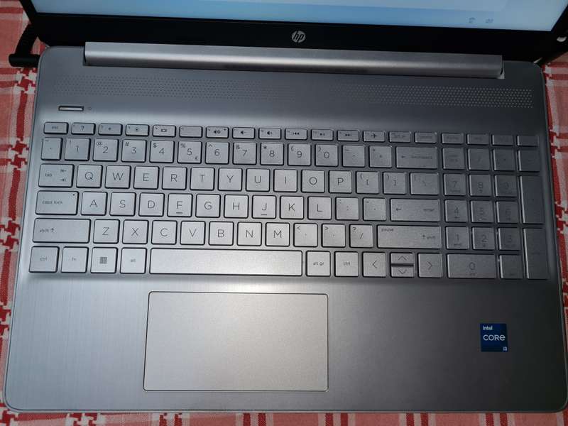 *** HP 15S- FQ5018 i3 8GB RAM 256GB SSD ***