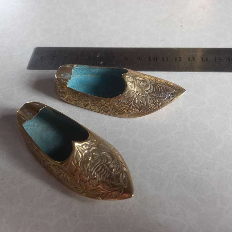 Pair brass slipper ashtrays