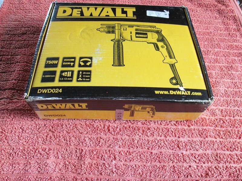 DE WALT DWD024 750W IMPACT DRILL
