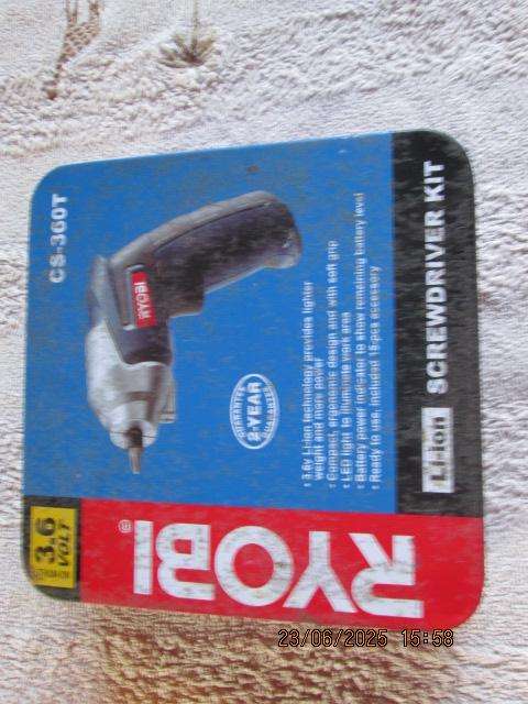 RYOBI Li-ION SCREWDRIVER KIT