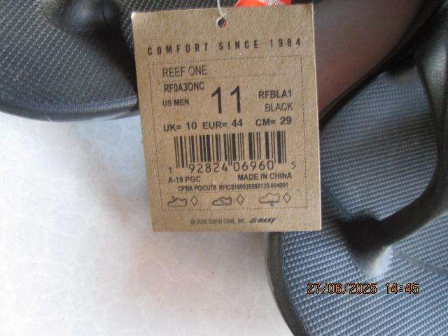 REEF SLOPS SIZE 11.